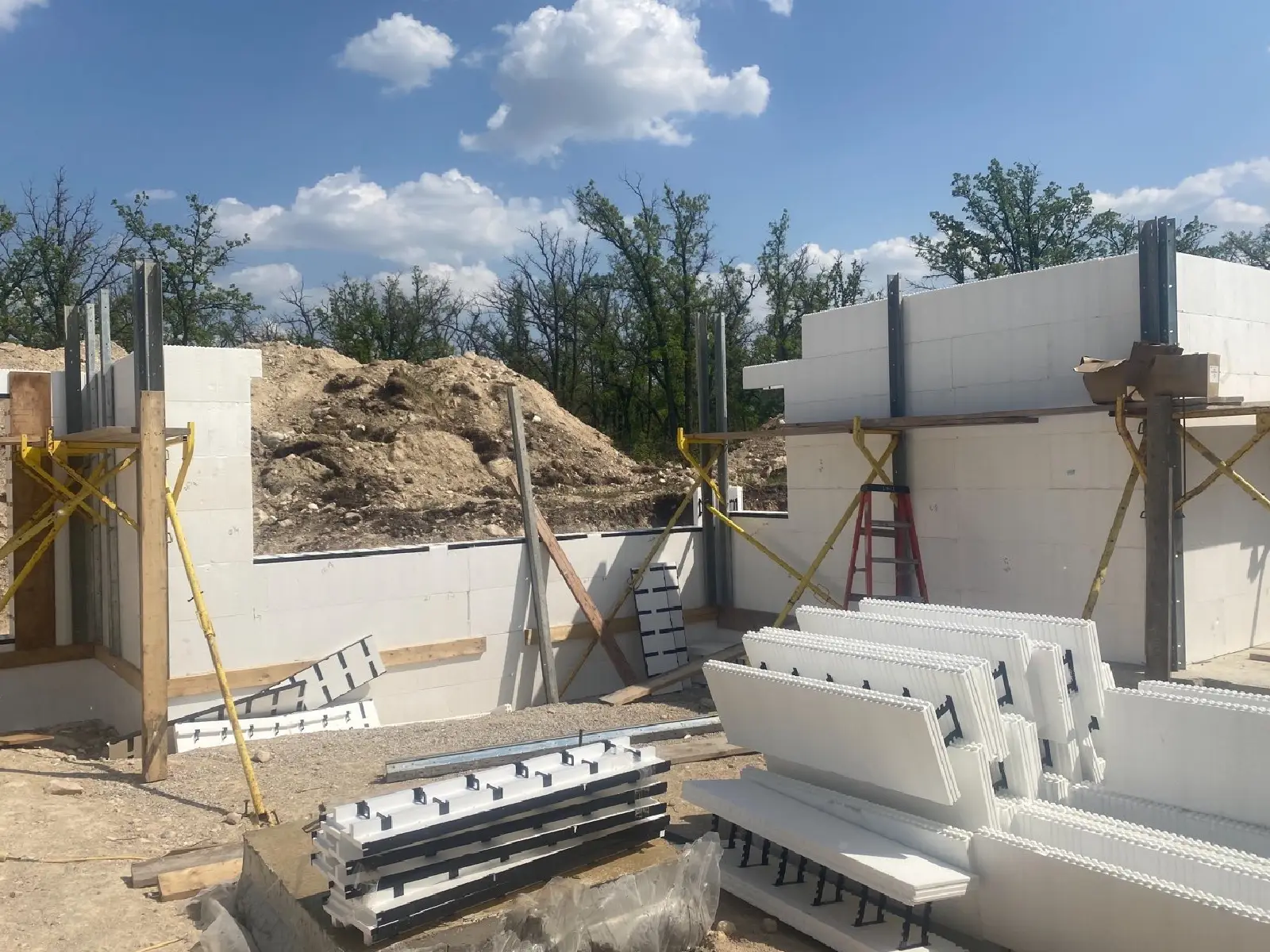 Insulated Concrete Forms (ICF)